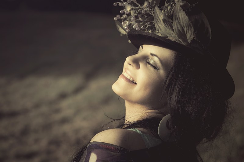 beauty woman flowered hat cap cosmetics luck 4k