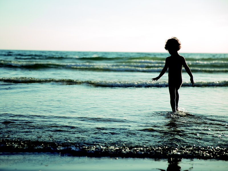 beach child sand summer holiday childhood 4k