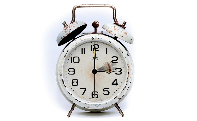 alarm clock the summer time changeover 4k