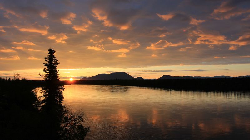 sunset, tree, horizon, mountains, 4k