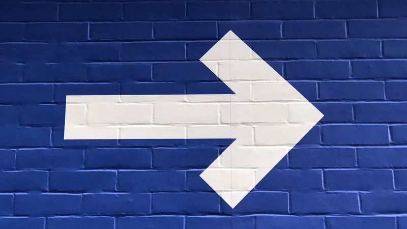 arrow, pointer, brick wall, 4k