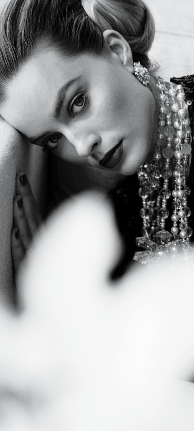 Celebrity Margot Robbie, Australian, Actress, Black and White, 1440x3200