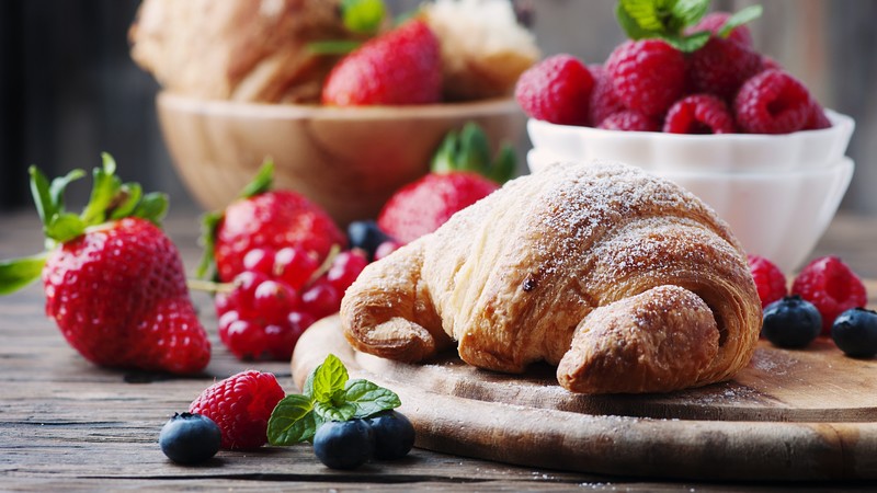 French croissants, fruit, berries, strawberry, raspberry, delicious, 4k