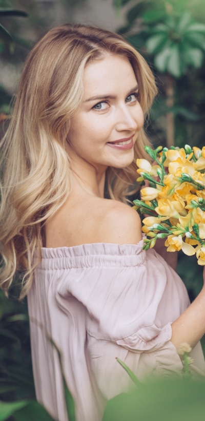 Women Model, Blonde, Flower, Smile, 1440x2960