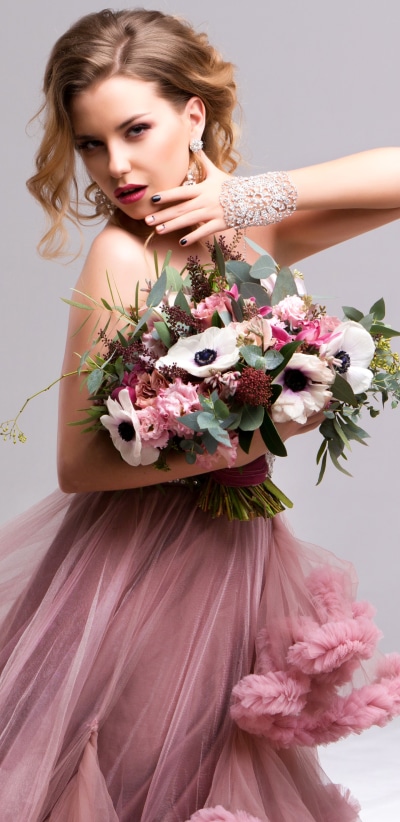 Women Model, Earrings, Flower, Brunette, Bouquet, Lipstick, 1440x2960
