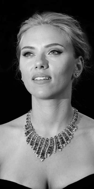 Celebrity Scarlett Johansson, Monochrome, Black and White, Actress, Necklace, 1440x2880