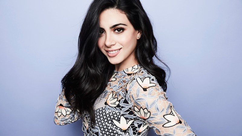 Emeraude Toubia, photo, 4K