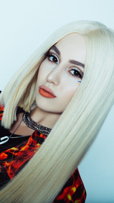 Music Ava Max, Lipstick, American, Blonde, Singer, 1440x2560