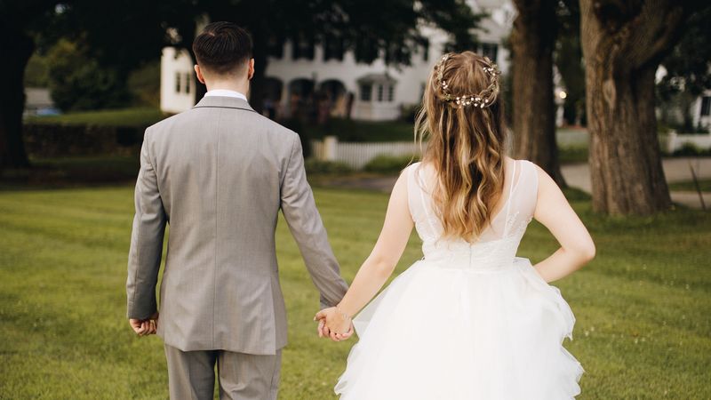love, wedding, lovers, grass, 4k