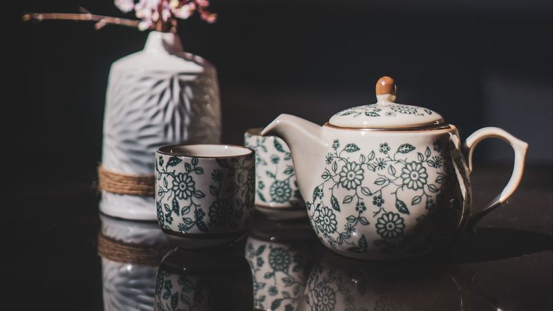 teapot, cups, vase, flowers, decor, 4k