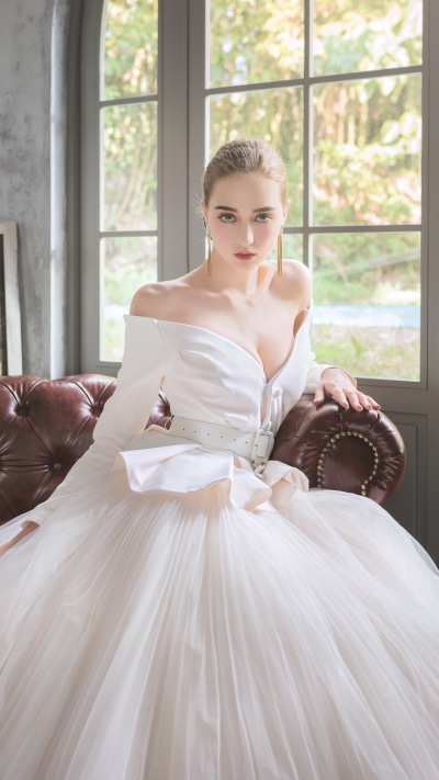 Women Model, White Dress, Blonde, Earrings, 1440x2560
