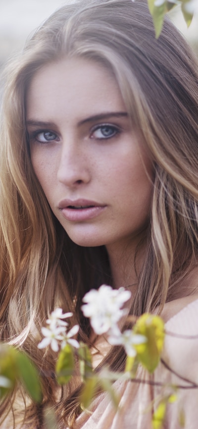 Women Model, Blossom, Blonde, Blue Eyes, Blur, 1125x2436