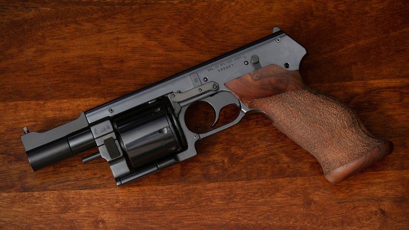 Mateba MTR-8, revolver, unique weapon