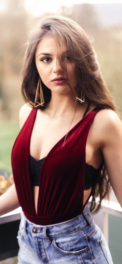 Women Model, Brunette, Earrings, 1125x2436