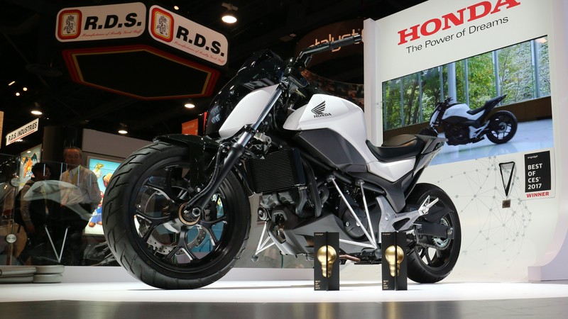 Honda Riding Assist Motorcycle, CES 2017