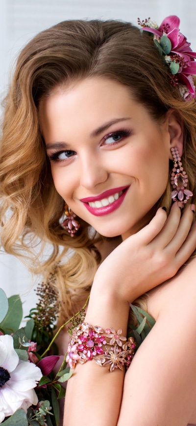 Women Model, Lipstick, Brunette, Smile, Earrings, 1080x2340