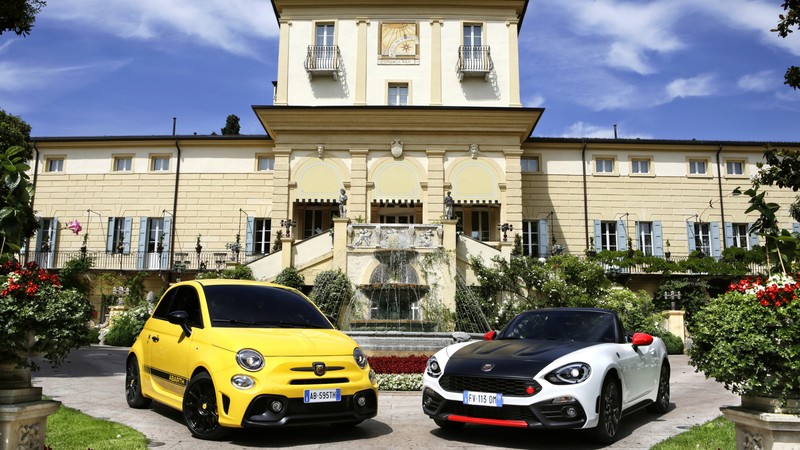 Abarth 124 Spider, roadster, white, black
