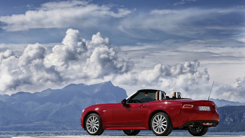 FIAT 124 Spider, roadster, red, snow