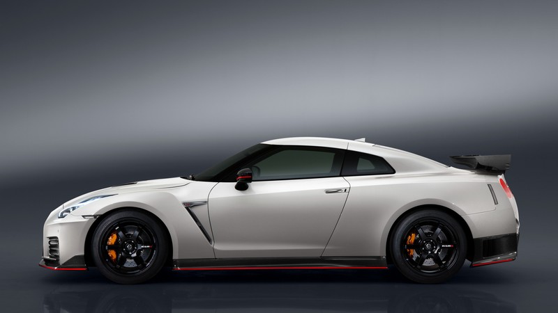 Nissan GT-R Nismo, white, sport car