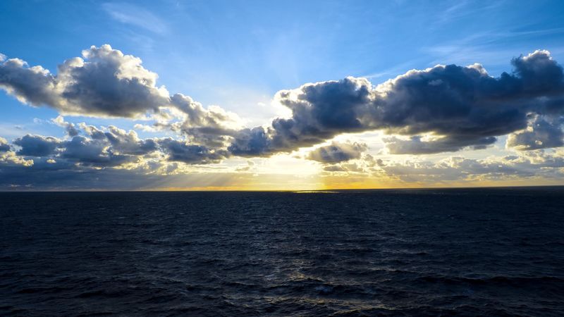 horizon, water, rays, clouds, 4k