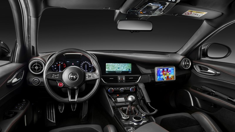 Alfa Romeo Giulia Quadrifoglio Carabinieri, police, safety car, interior