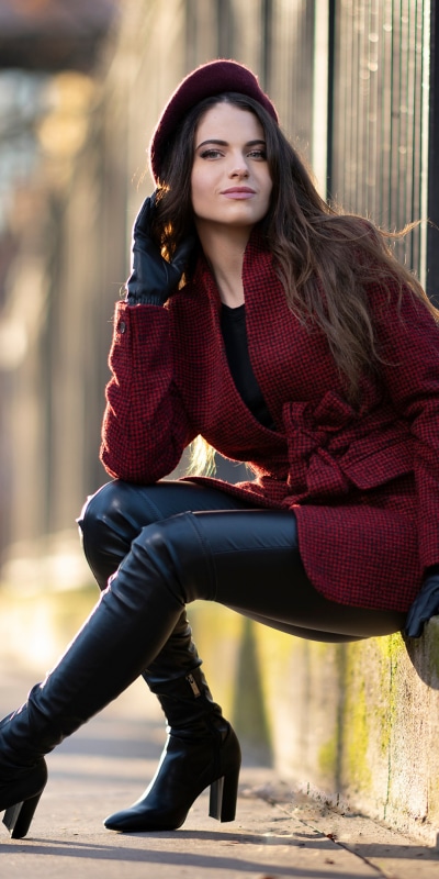 Women Model, Hat, Boots, Brunette, Long Hair, 1080x2160