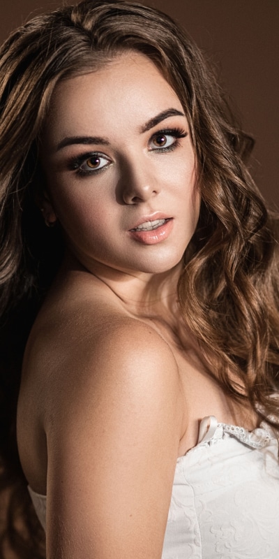 Women Model, Brunette, Long Hair, Brown Eyes, 1080x2160