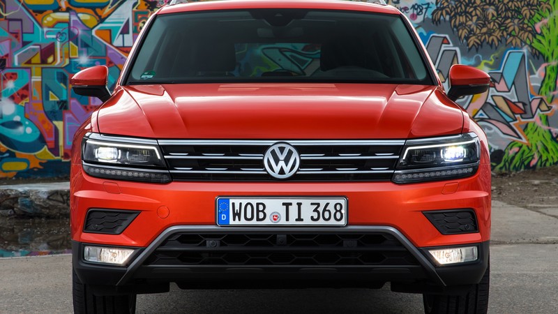 Volkswagen Tiguan, crossover, orange