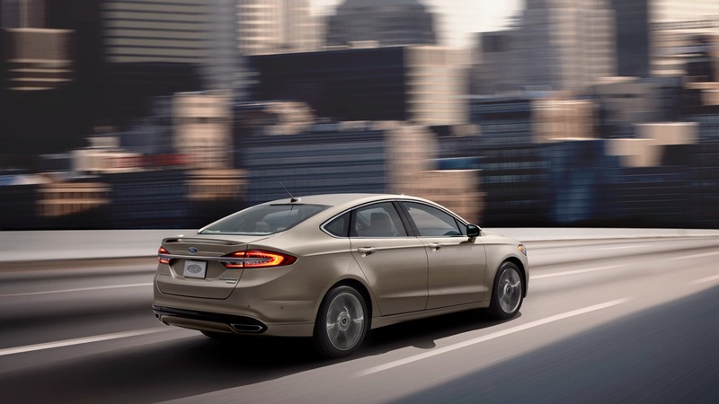 Ford Fusion platinum, sedan