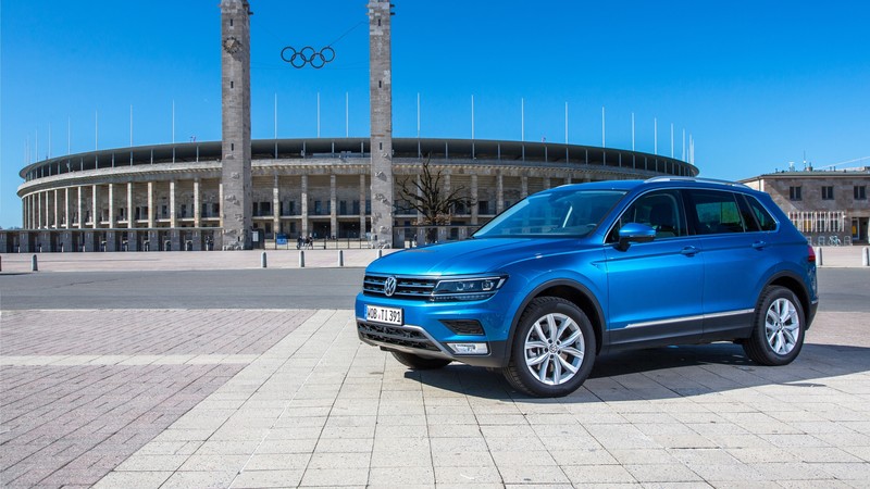 Volkswagen Tiguan, crossover, blue