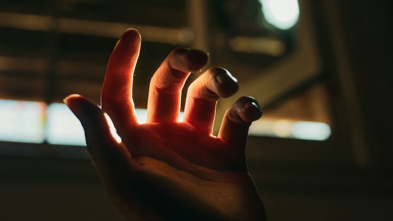hand, fingers, light, dark, 4k