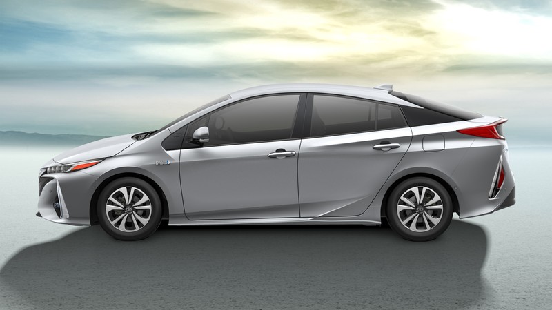Toyota Prius Prime, NYIAS 2016, sedan