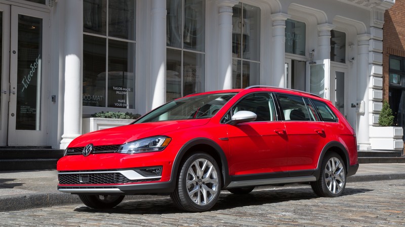 Volkswagen Golf Alltrack, NYIAS 2016, red