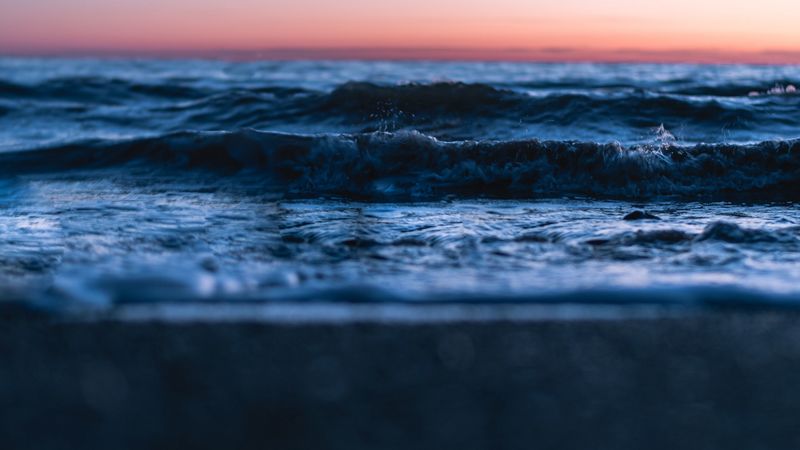 sunset, horizon, water surface, waves, 4k