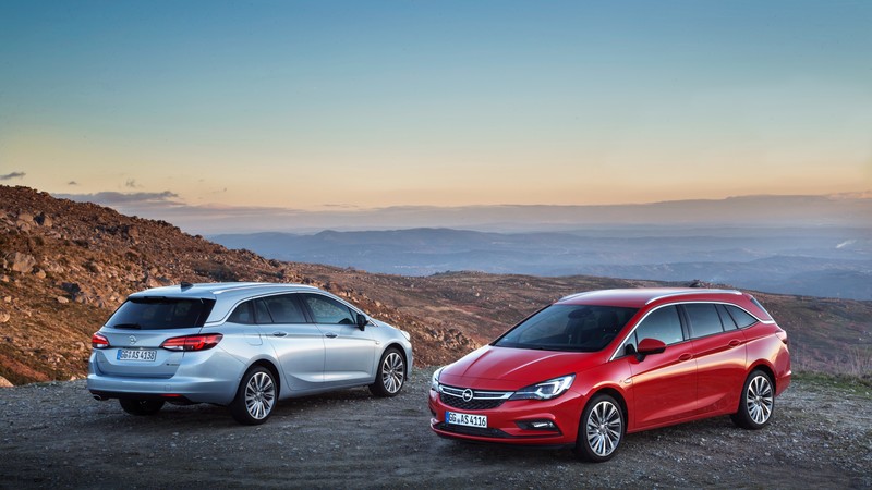 Opel Astra Sports Tourer BiTurbo, Sports, red
