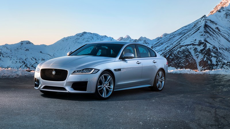 Jaguar XF R-Sport, roadster