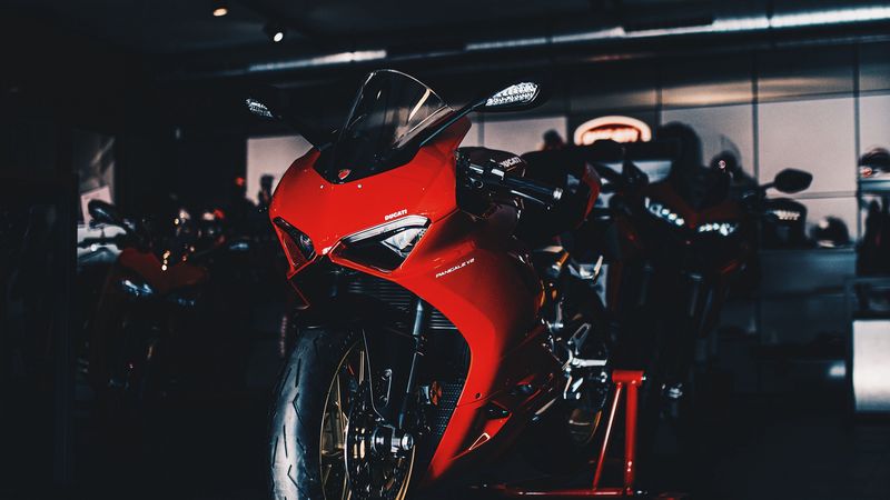 ducati panigale v2, ducati, motorcycle, the bike, red, headlight, 4k