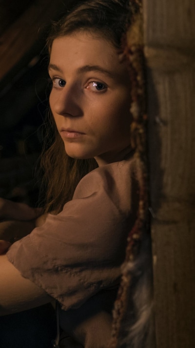 Movie Jojo Rabbit, Roman Griffin Davis, Thomasin McKenzie, 1080x1920