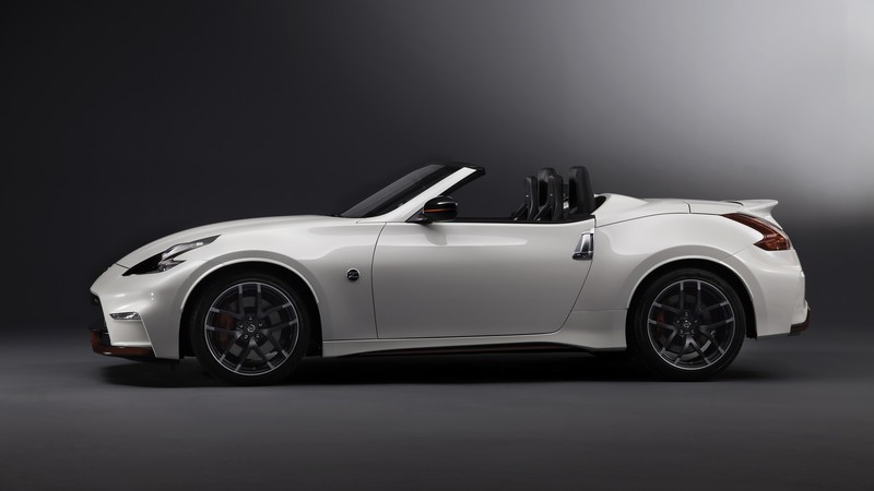 Nissan 370Z Nismo Roadster, Chicago Auto Show 2016, white