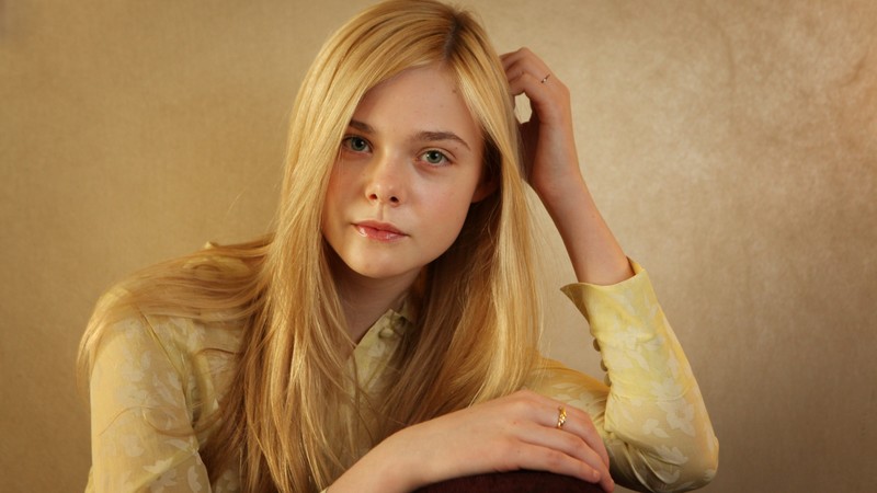 Elle Fanning, Actress, blonde, portrait