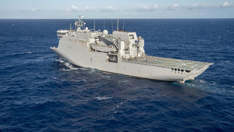 HMNZS Canterbury, L421, strategic sealift ship, New Zealand Navy