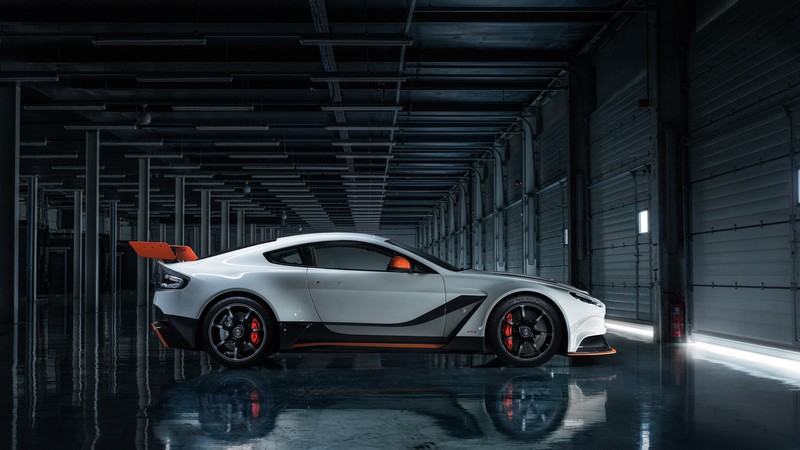 Aston Martin Vantage, sports car, V12, v8, test drive, speed