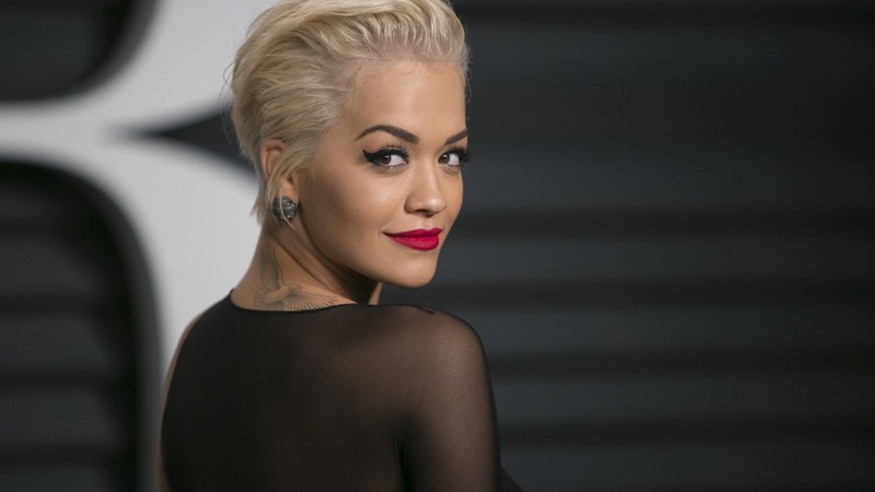 Rita Ora, Rita Sahatciu Ora, Actress, Artists, television star, sofa, dress, jewel, room, interior