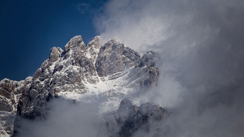 fog, rocks, mountain, snowy, snow, 4k