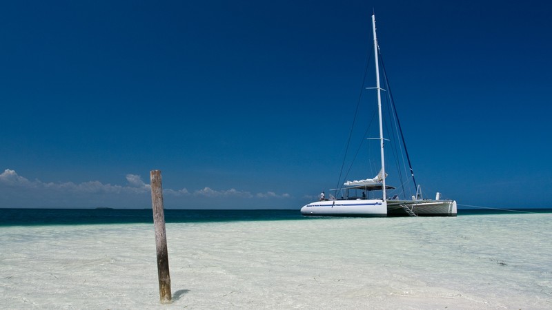 Caribbean sea, 4K, Cayo Blanco Island, Cuba, boat, shore, sky