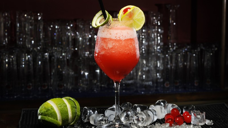 Daiquiri cocktail, lime, mint, cherry
