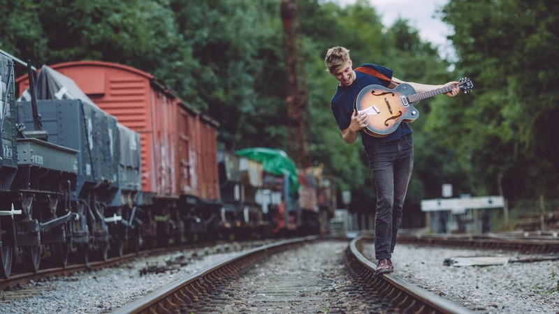 George Ezra, Top music artist and bands, singer