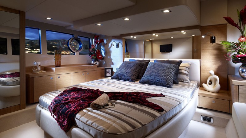 Sunseeker yacht Portofino 48, yacht, high-tech, bedroom