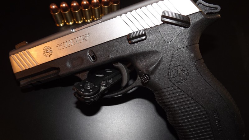 Taurus PT92, gun