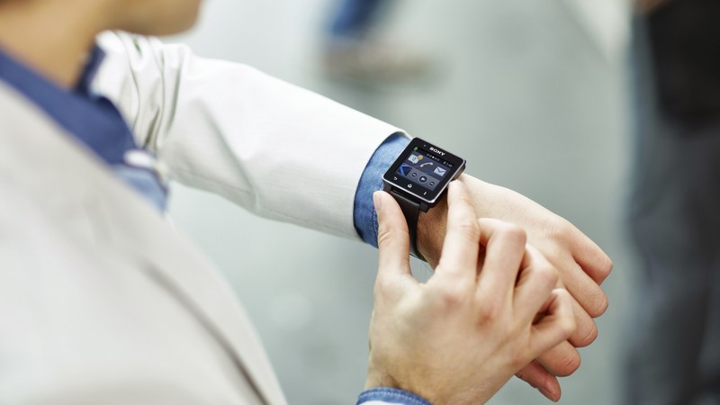Sony SmartWatch 2 SW2, watches, luxury watches, smart watches review, metal, man in suit